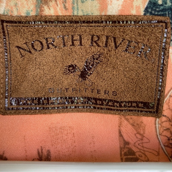 North River, Men’s button down 100% cotton fishing lover shirt. Gently worn. - Picture 4 of 6